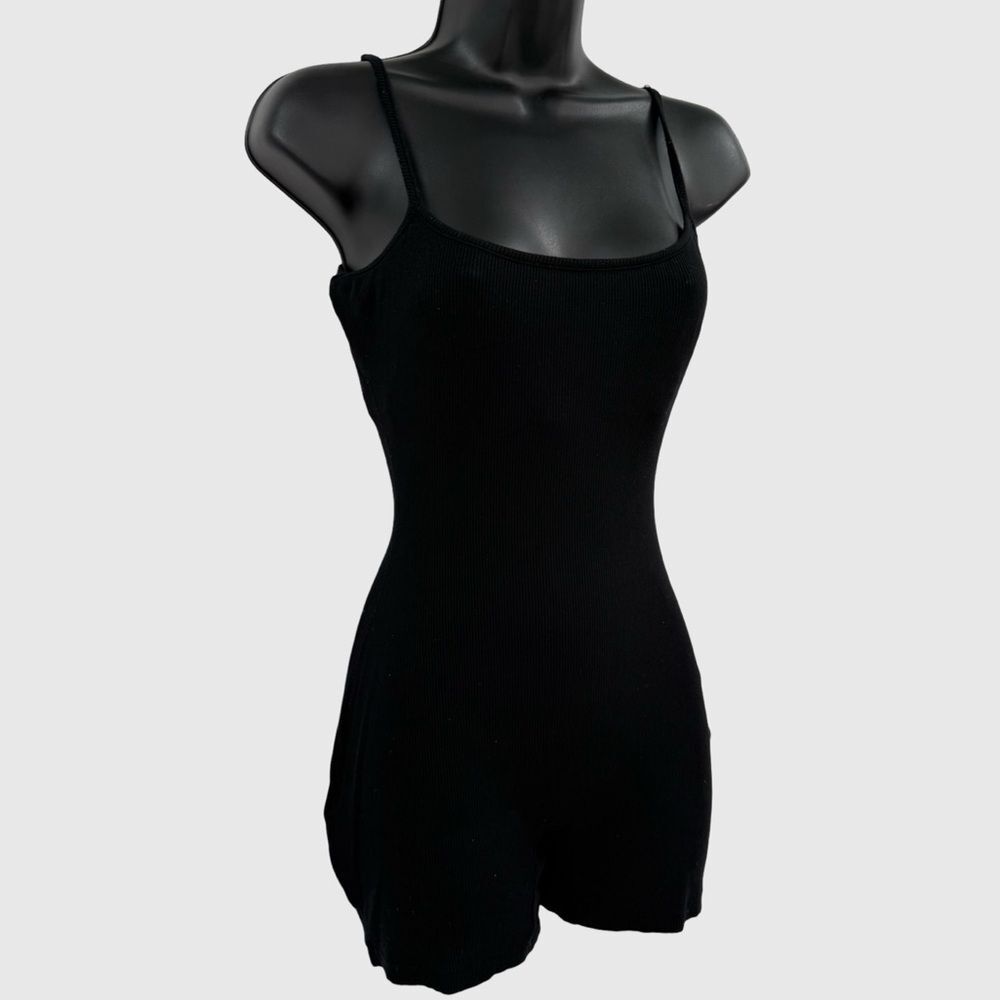 SKIMS Soft Lounge Scoop Onesie Romper in Black | Medium - Picture 4 of 7